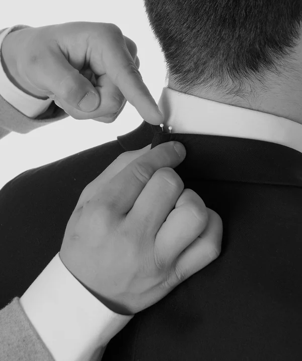 Can a tailor tighten a dress shirt collar
